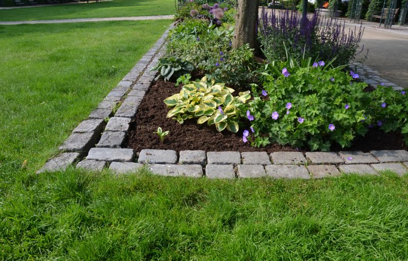 Cost of Garden Edging — Cost of Garden Edging